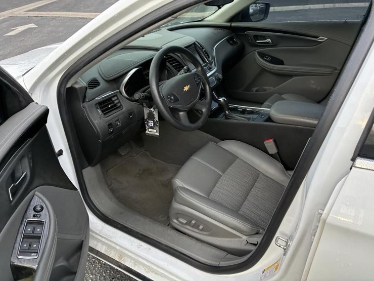 2019-chevrolet-impala-sedan-image-12