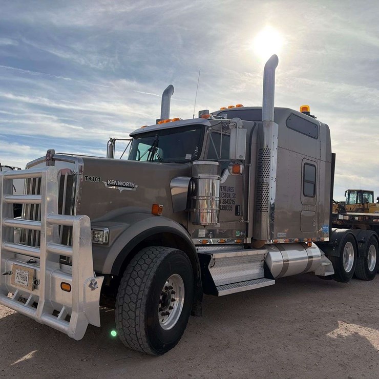 2011 KENWORTH W900