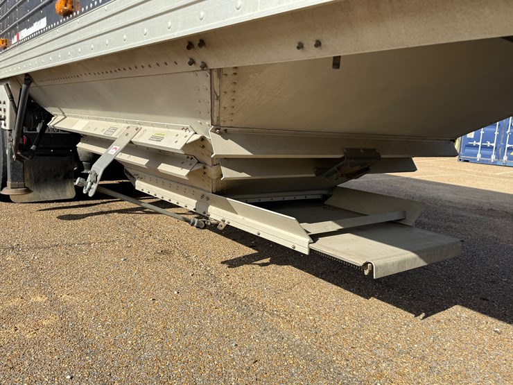 2005-timpte-hopper-bottom-image-14