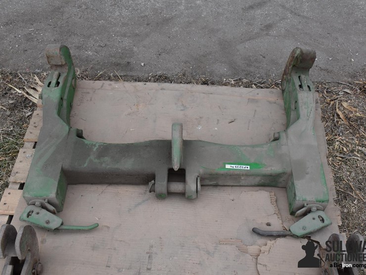 john-deere-quick-hitch-image-3
