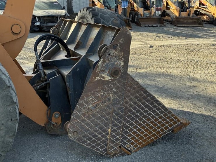 case-7210-wheel-loader-image-9