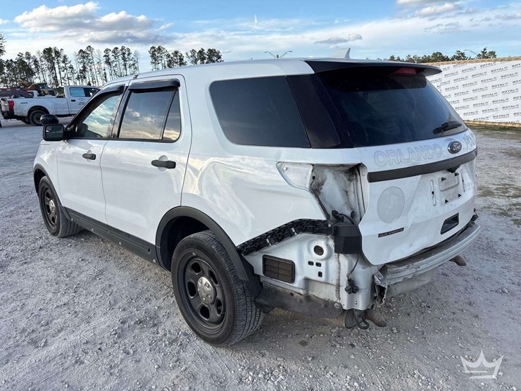 2017-ford-explorer-image-4