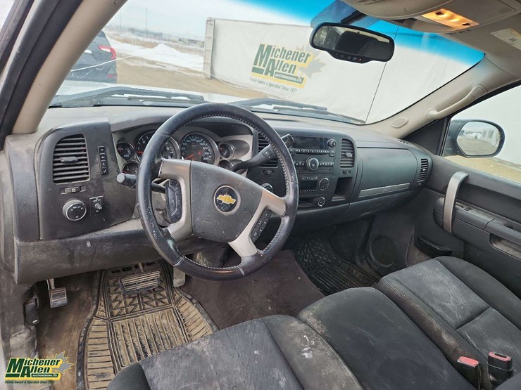 2011-chevrolet-silverado-1500-image-19