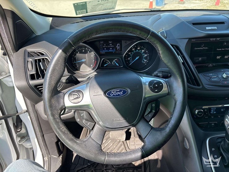 2014-ford-escape-se-image-12