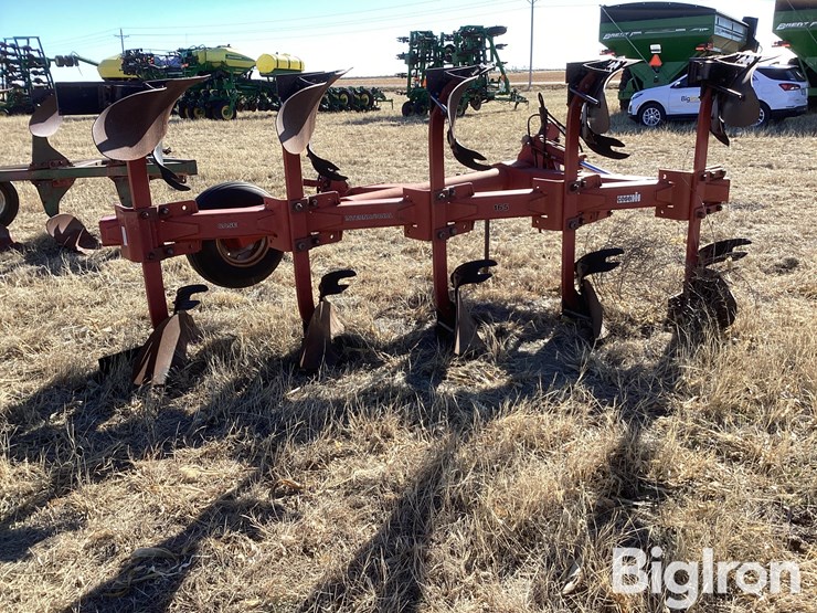 1994-case-165mbpl-moldboard-plow-image-5