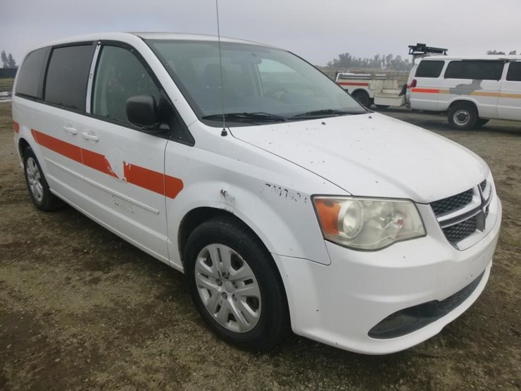 2014-dodge-grand-caravan-image-2