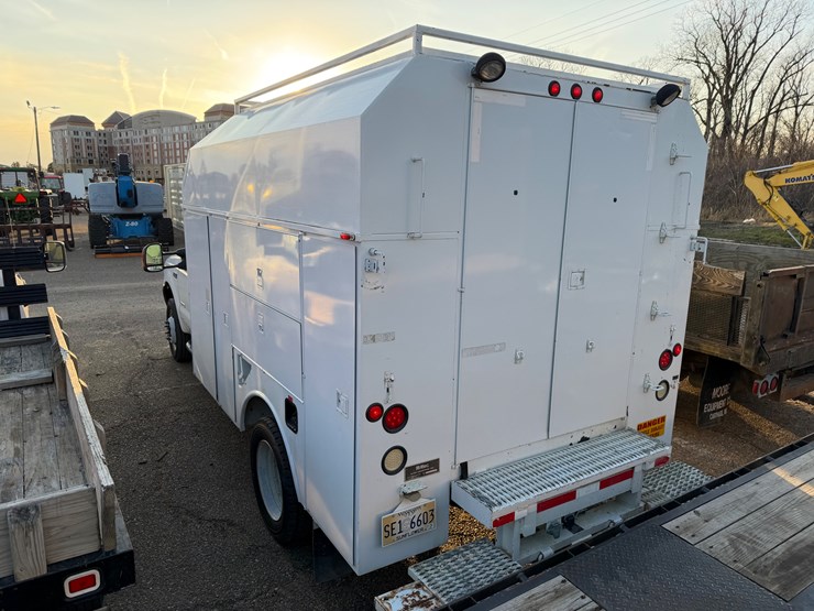 2004-ford-f550-image-4