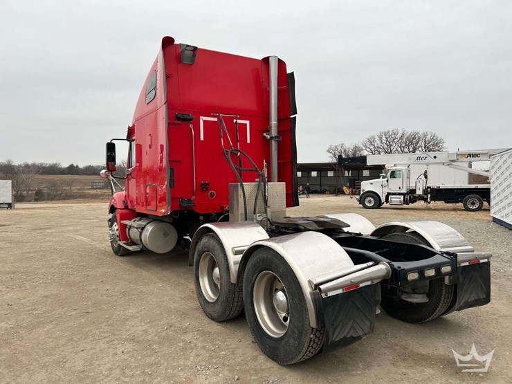 2007-freightliner-columbia-120-image-2