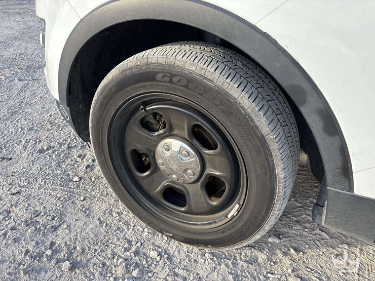 2017-ford-explorer-image-23