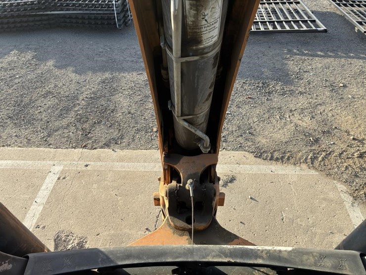 2017-case-580sn-image-29