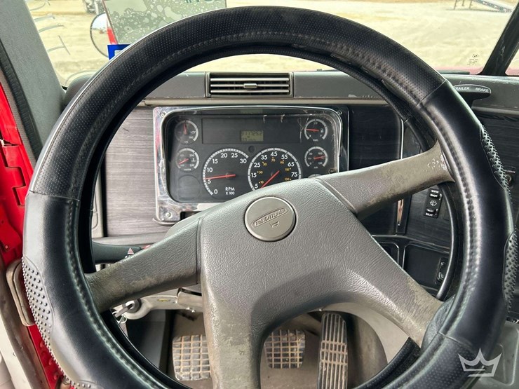 2007-freightliner-columbia-120-image-13