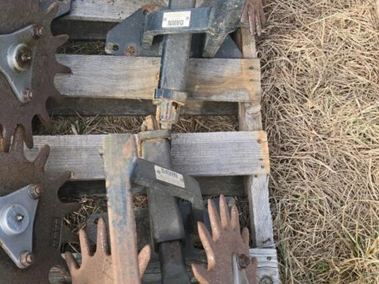 pallet-of-(6)-dawn-planter-row-cleaner-image-4