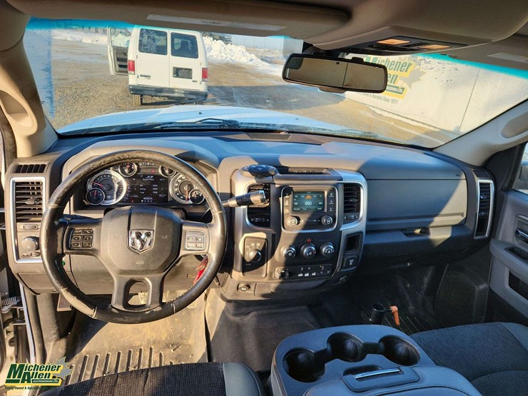 2016-dodge-2500-image-19