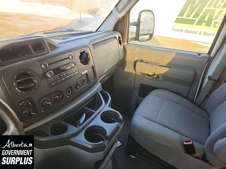 2014-ford-cargo-image-20