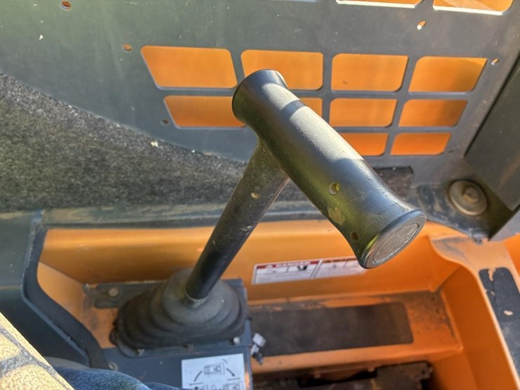 2018-manitou-1050r-image-11