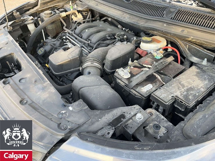 2019-ford-explorer-image-24