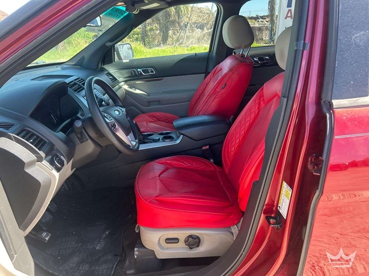 2014-ford-explorer-image-13