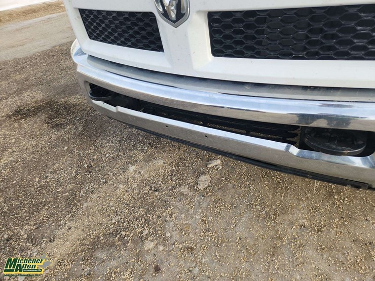 2017-dodge-2500-image-37