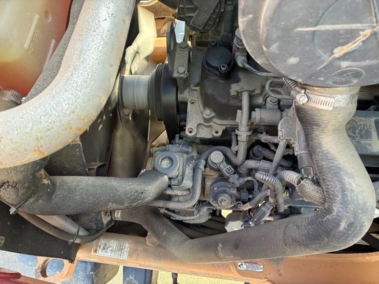 2017-case-580sn-image-31