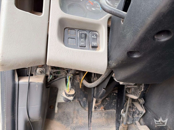 2009-international-7300-image-14