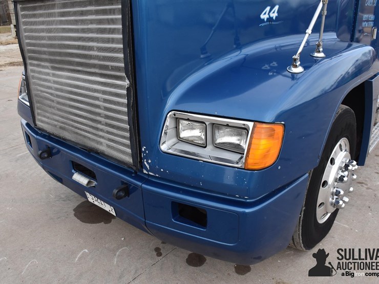 1998-freightliner-fld120-image-12