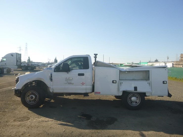 2021-ford-f350-image-5