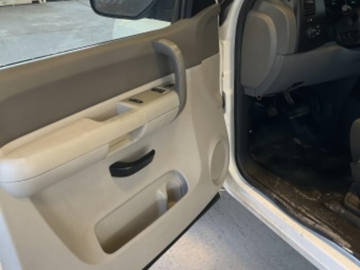 2009-chevrolet-silverado-1500-image-23