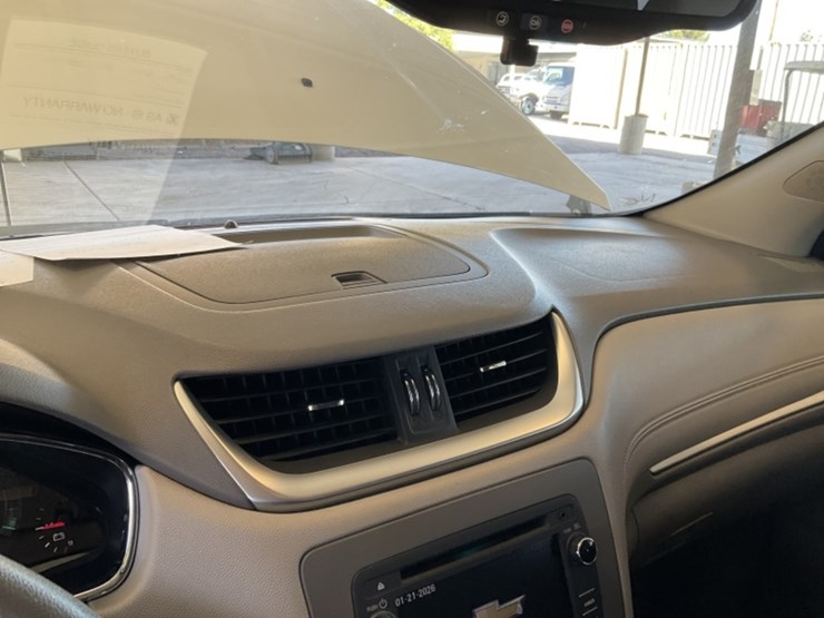 2017-chevrolet-traverse-ls-image-18