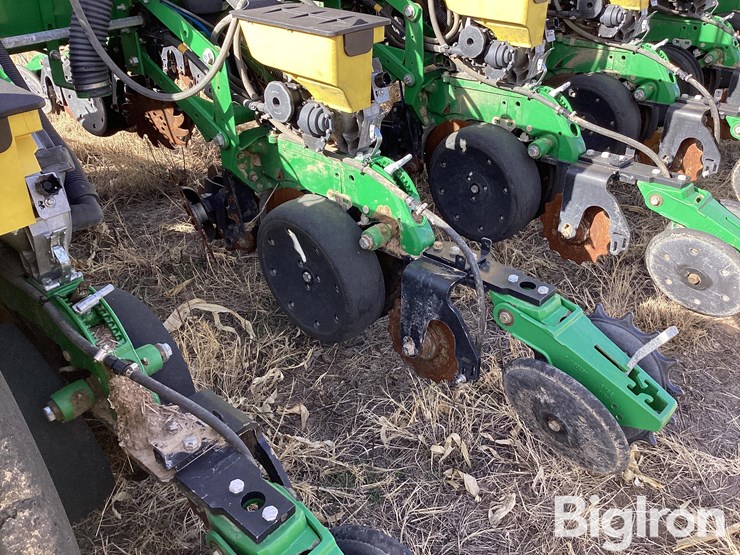 2019-john-deere-1775nt-image-18