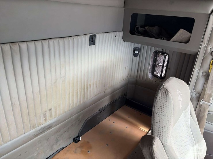 2012-kenworth-t800-image-25