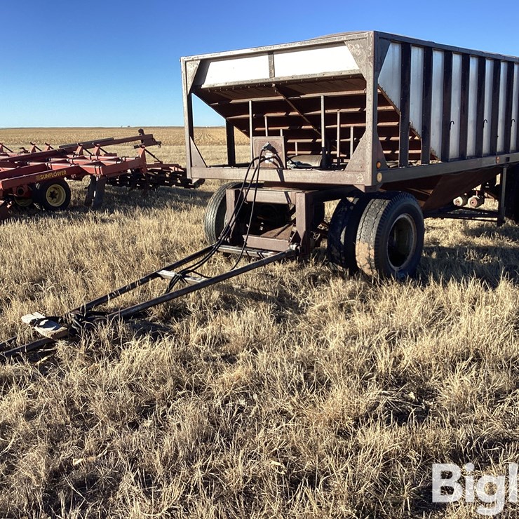 1979 Target 20’ Pup Grain Trailer