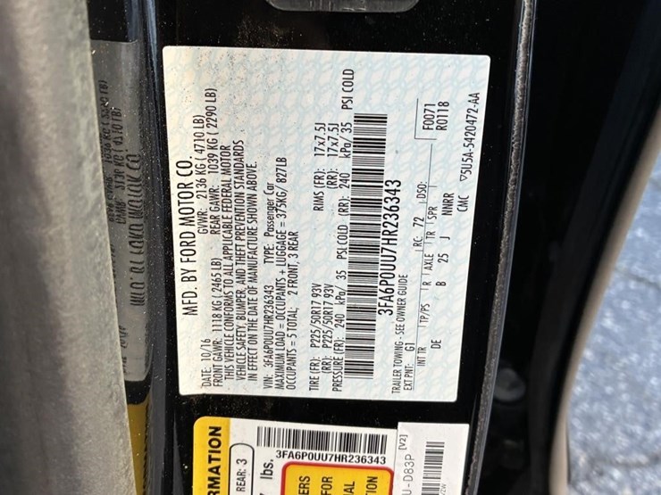 2017-ford-fusion-sedan-image-16