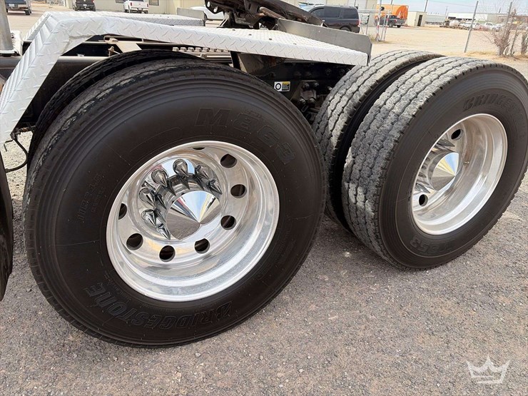 2012-kenworth-t800-image-31