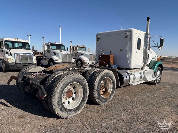 2013-kenworth-t800-image-3
