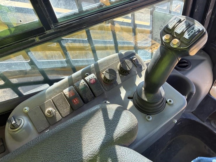 2018-yanmar-t210-image-14