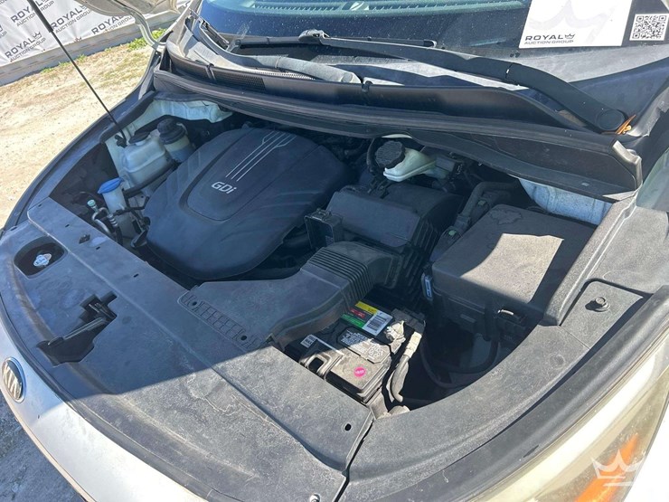 2015-kia-sedona-image-7