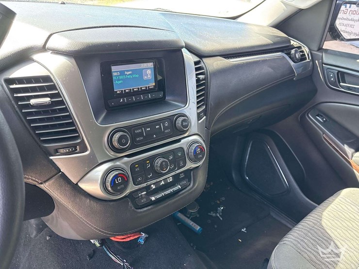 2015-chevrolet-tahoe-image-14