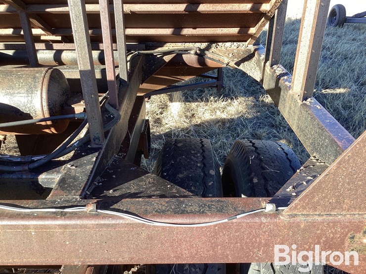 1979-target-20’-pup-grain-trailer-image-18