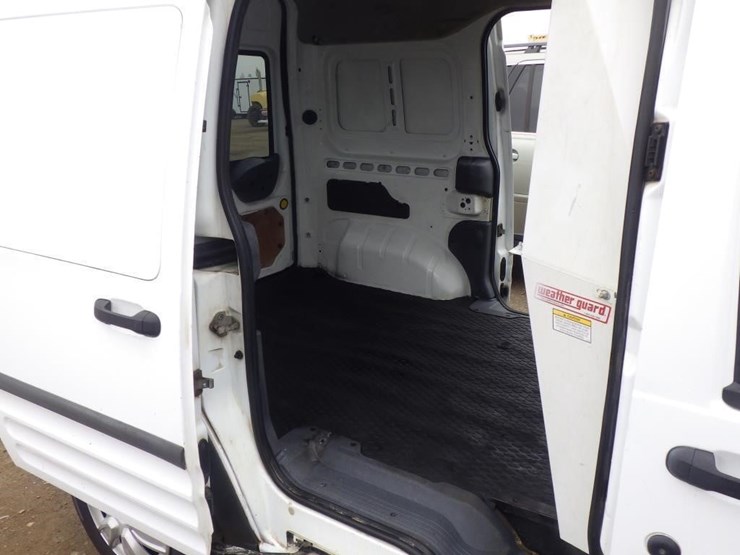 2010-ford-transit-connect-image-8