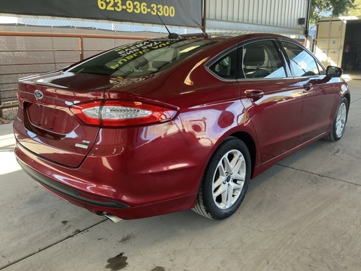 2015-ford-fusion-se-sdn-image-7