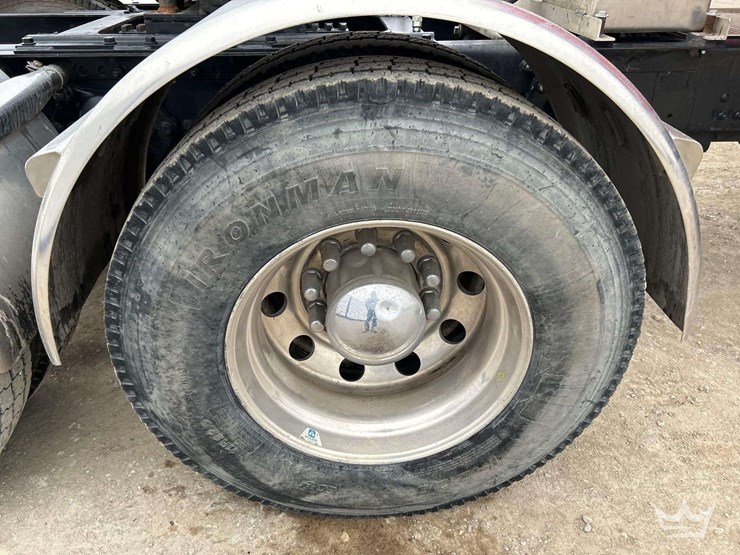 2007-freightliner-columbia-120-image-29