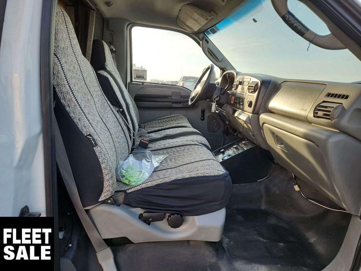 2005-ford-f550-image-15