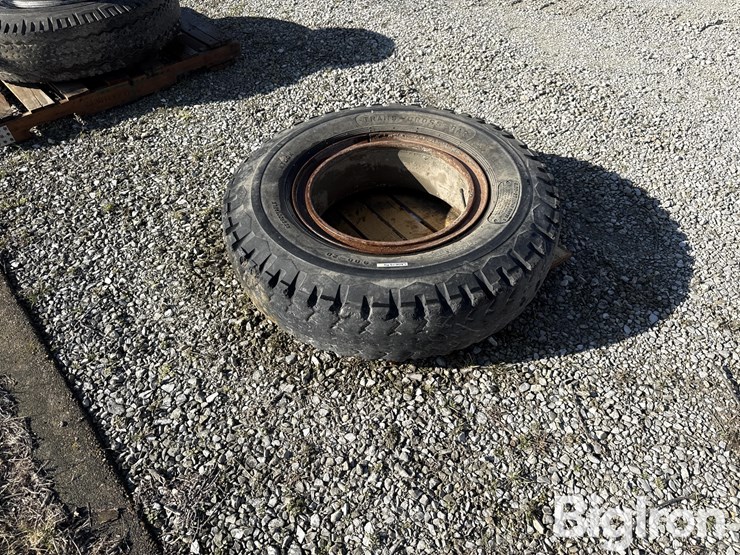 trans-cross-bar-9.00-20-truck-tire-&-rim-image-5