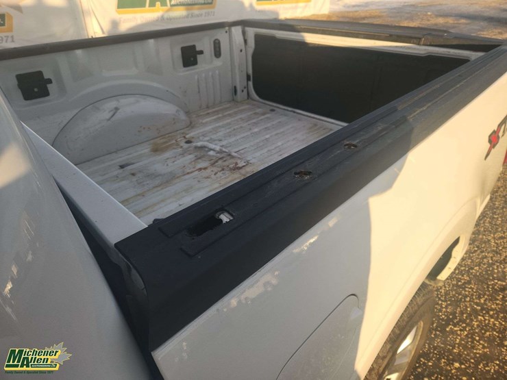 2021-ford-f150-image-36