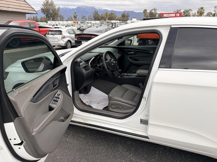 2019-chevrolet-impala-sedan-image-11