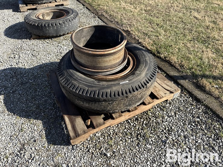 super-highway-10.00-20-truck-tire-&-rims-image-1