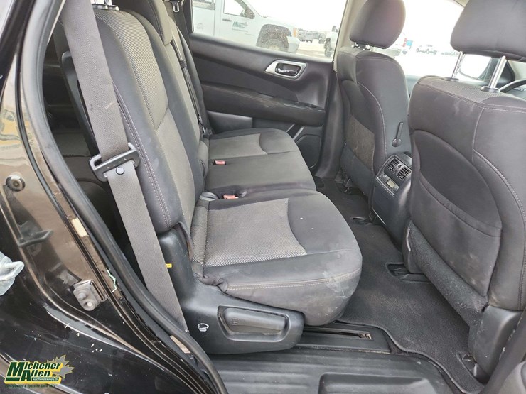 2017-nissan-pathfinder-image-19