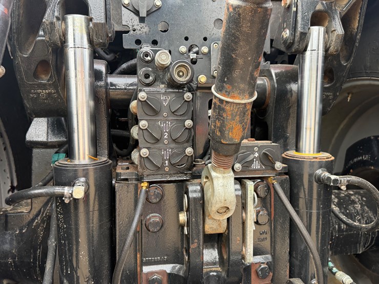 2012-case-ih-magnum-340-image-18