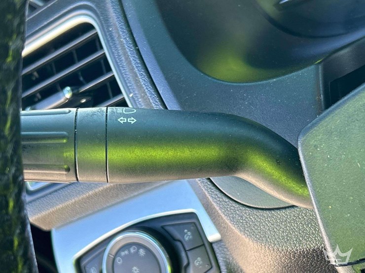 2016-ford-explorer-image-17