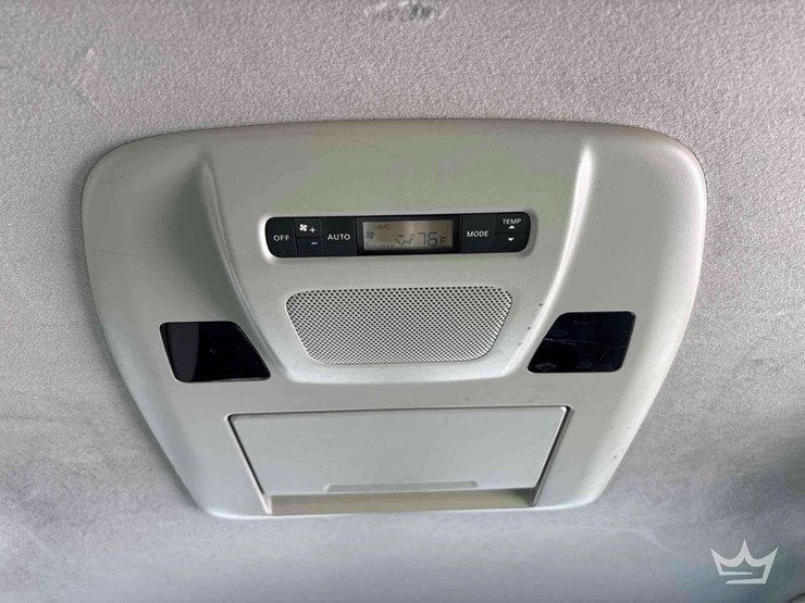 2015-nissan-quest-image-27